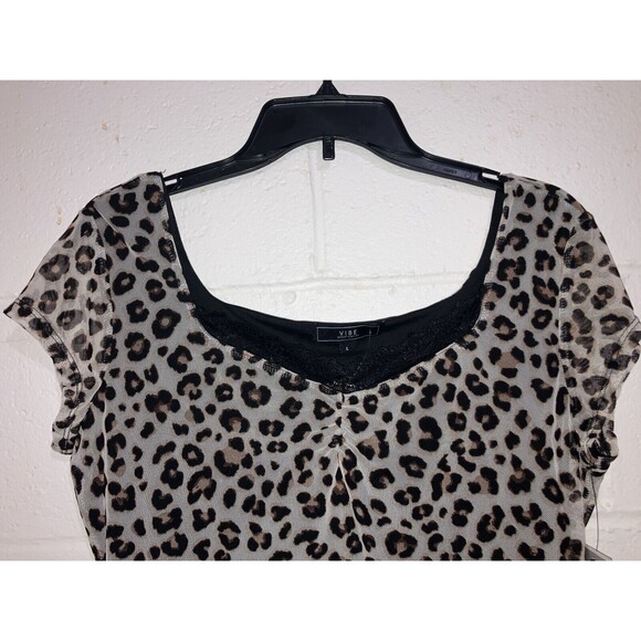 VIBE Animal Print Lace Trimmed Women’s Short Sleeve Top Size L New NWT - Picture 3 of 13